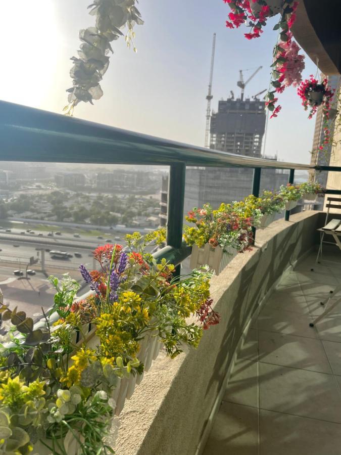 Dxb Backpackers Executive Hostel Dubai Bagian luar foto