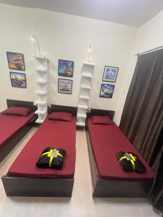 Dxb Backpackers Executive Hostel Dubai Bagian luar foto